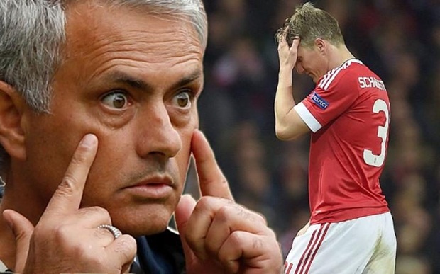 Điểm tin sáng 27/08: Mourinho thách Bayern mua lại Schweinsteiger; Chelsea khoá sổ chuyển nhượng; Inter nổ 2 bom tấn
