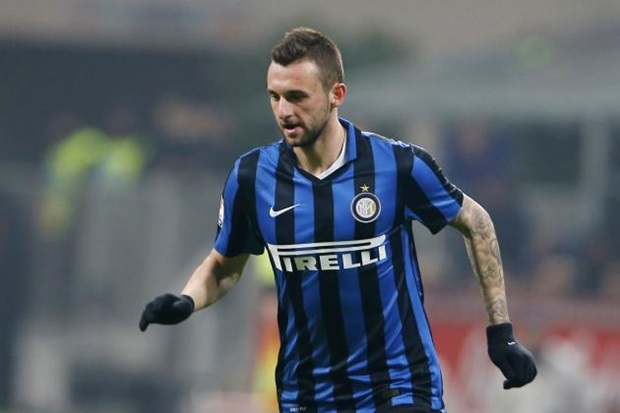 Ảnh bài viết Lí do Chelsea, Arsenal tranh nhau Brozovic