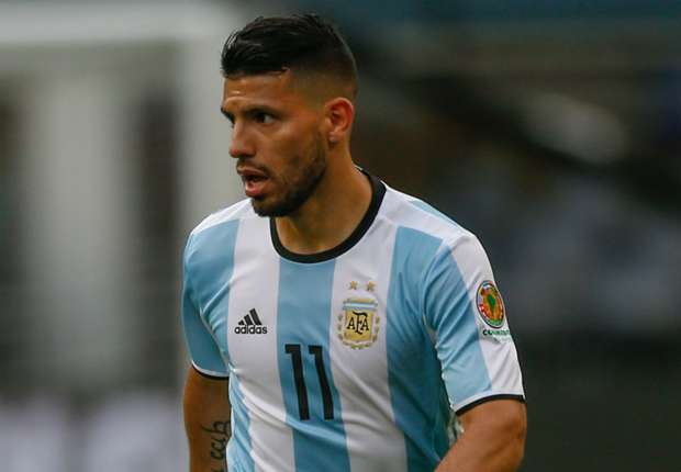 Man City lo sốt vó vì tình hình Aguero