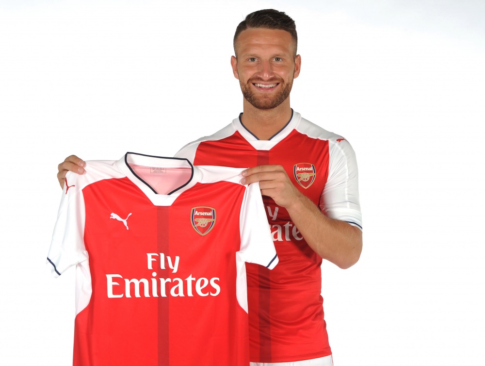 Chùm ảnh: "Bom tấn" Mustafi hào hứng ra mắt Arsenal