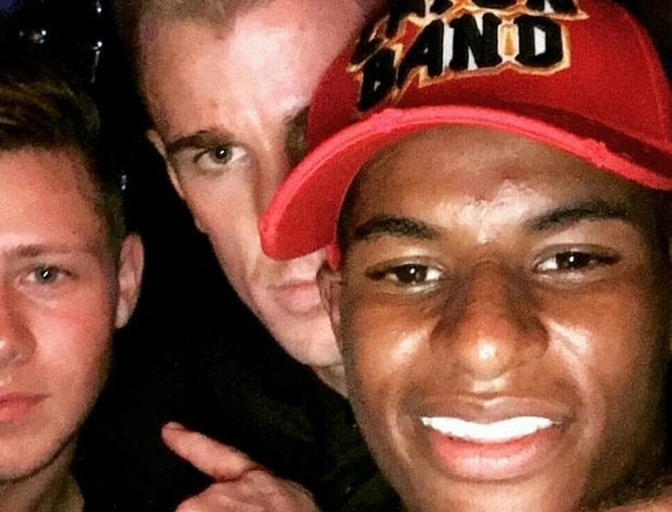 Joe Hart ‘quẩy’ cùng Rashford trước khi rời Manchester