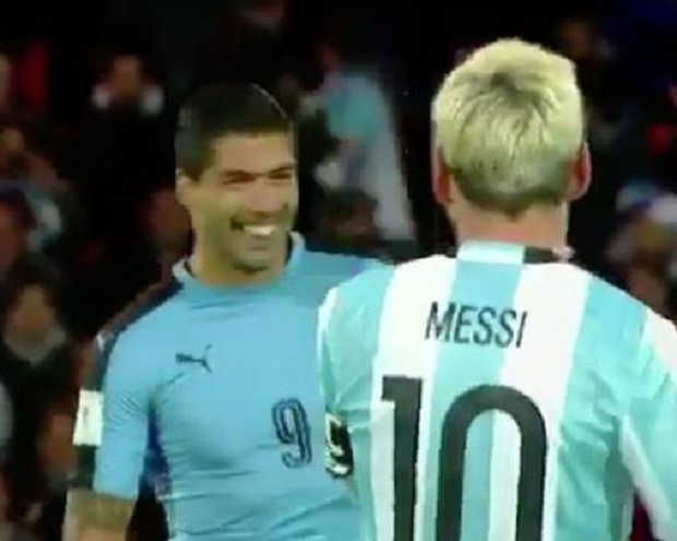 Bật mí đoạn 'hội thoại' trên sân của Messi và Suarez