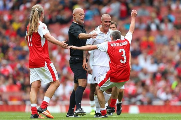 Ảnh bài viết Di Canio và Winterbum tái hiện pha va chạm ăn vạ kinh điển