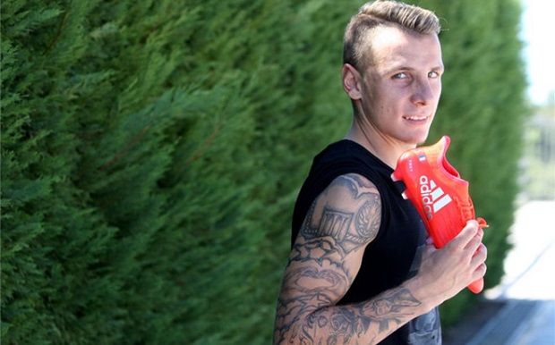 Lucas Digne 'tôn thờ' Barca