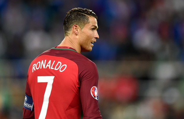 Điểm tin chiều 06/09: Ronaldo có thể gia nhập Barca; Brazil có tân đội trưởng; HLV Italia chỉ trích Chiellini