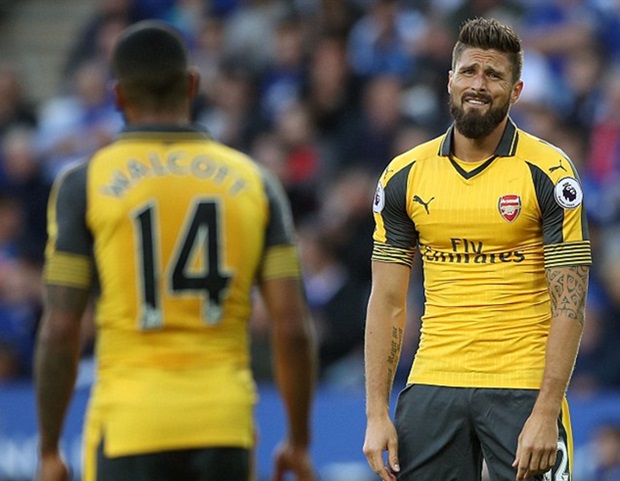 Ảnh bài viết “Pháo thủ” trở về 4-4-2 truyền thống, tại sao không?