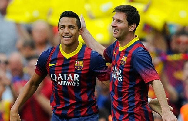 Sanchez sẽ ngang bằng với Messi nếu…   
