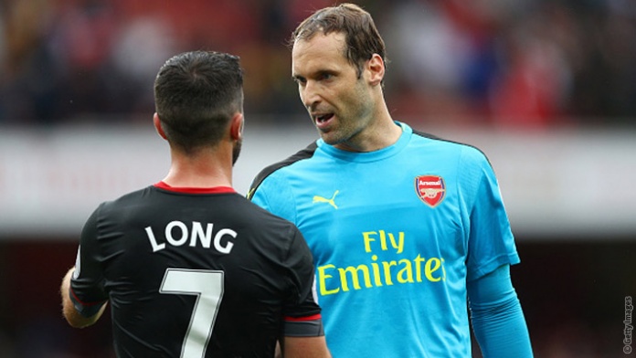 Petr Cech nhận trách nhiệm về bàn thua