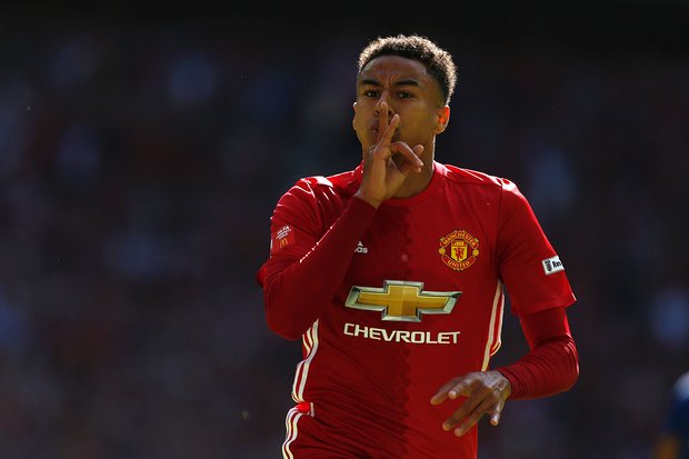 Điểm tin chiều 11/09: Griezmann vượt mặt Pogba; Lingard được M.U trọng thưởng; Tân binh Barca hứng gạch đá