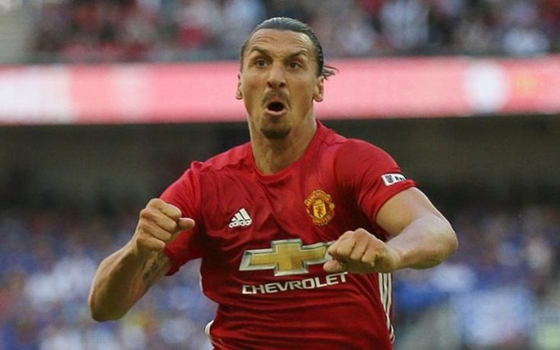 Điểm tin sáng 11/09: Ibrahimovic lập kỉ lục khủng; Ronaldo công kích Xavi; Mustafi khen Arsenal hết lời