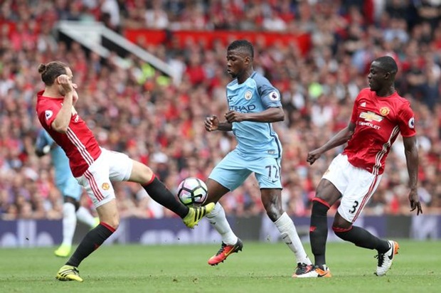 Bailly nói gì khi đá cặp cùng Daley Blind?