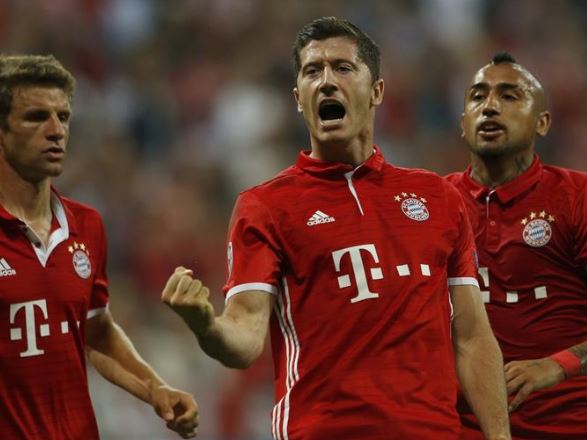 Bayern Munich phá vỡ kỉ lục Champions League của M.U