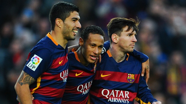 Chơi như tiền vệ, Messi vẫn tỏa sáng!   