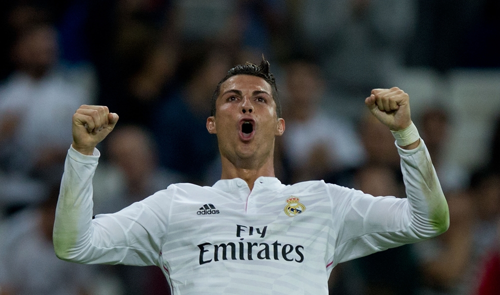Cristiano Ronaldo và 10 khoảnh khắc khó tin trong sự nghiệp