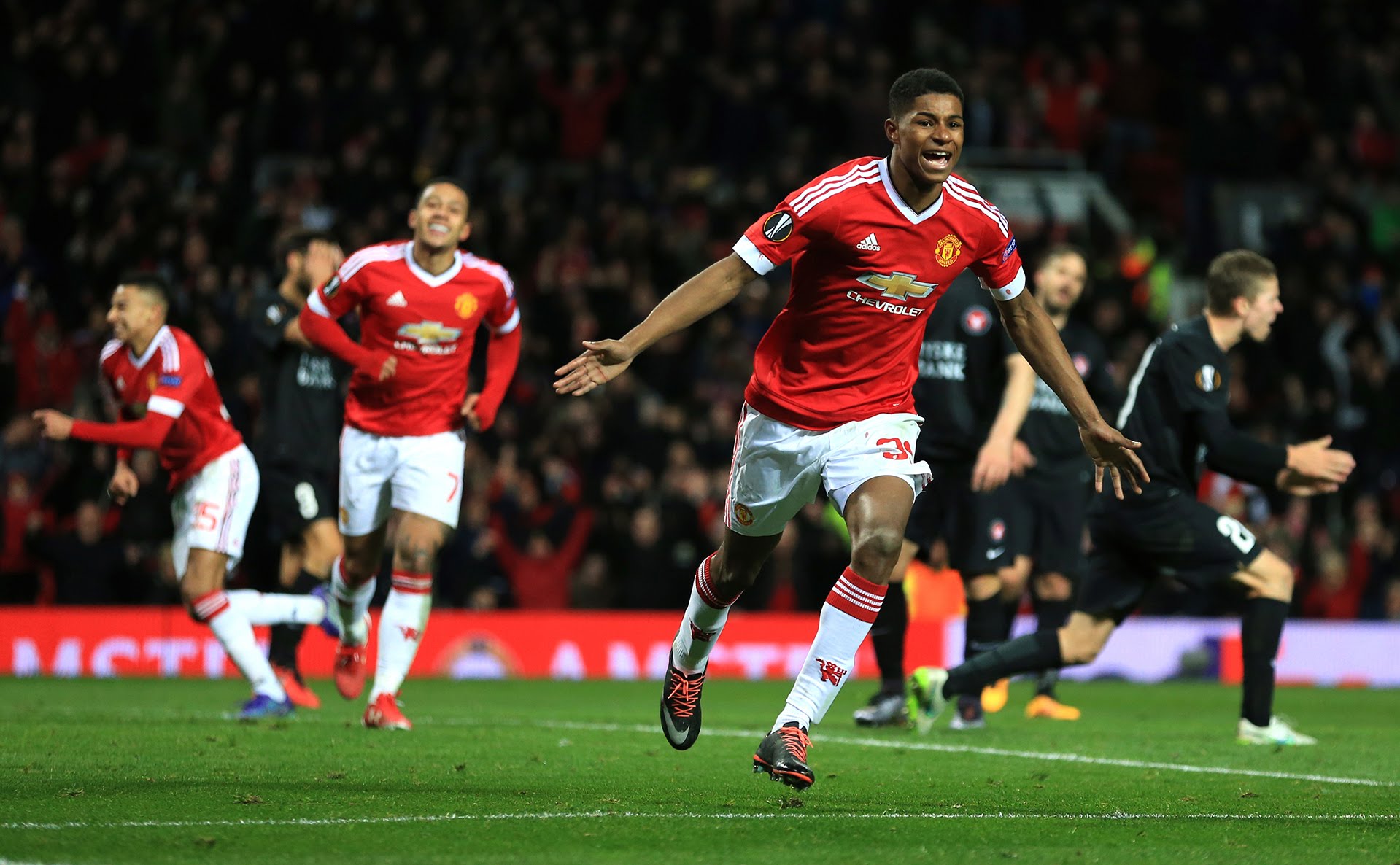 Điểm tin tối 16/09: Mourinho đau đầu vì Rashford, Bale có giá 500 triệu, Conte đòi giết học trò