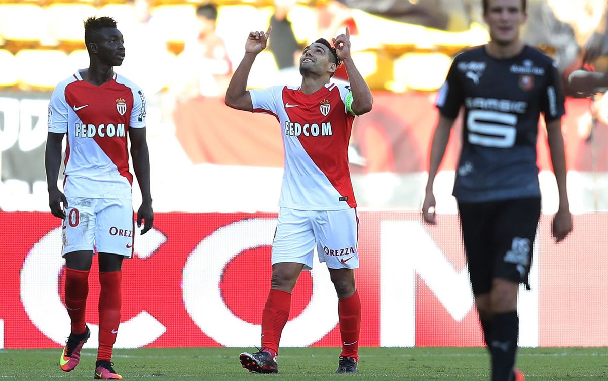 Cuộc đua Ligue 1: Khi mãnh hổ trở lại
