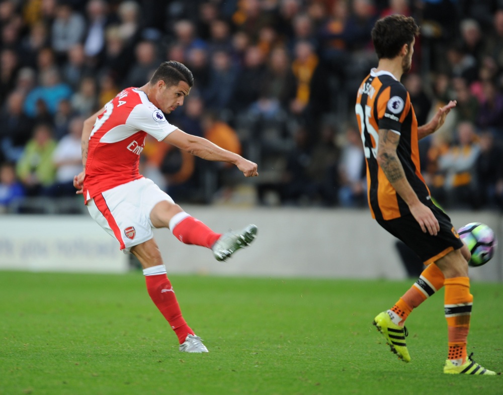 Ảnh bài viết Đồng đội sốc với cú sút của Xhaka