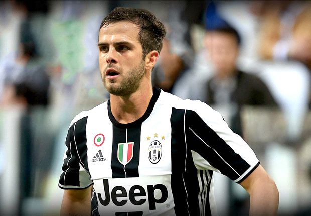 Miralem Pjanic thể hiện ra sao khi đụng độ Inter?