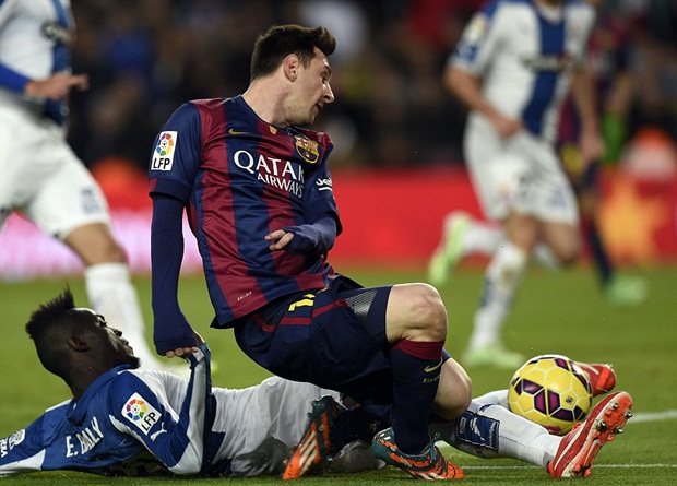 Ảnh bài viết Eric Bailly từng chặn đứng Messi, Ronaldo như thế nào?