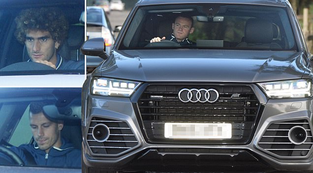 Sao M.U u ám đến sân tập sau buổi họp kín với Mourinho