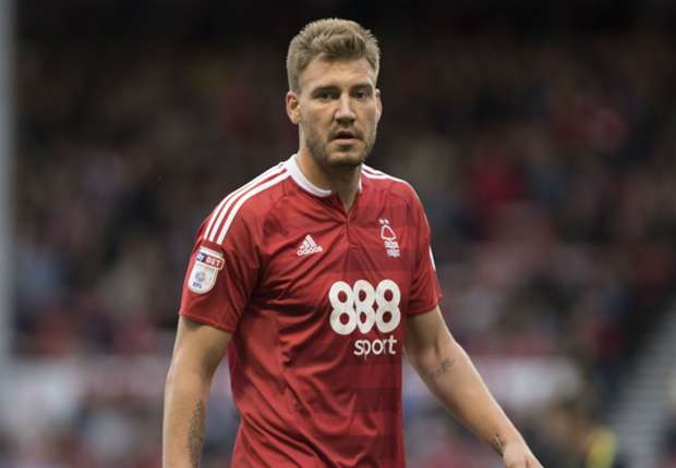 Xé lưới Arsenal, "Lord" Bendtner có ăn mừng?