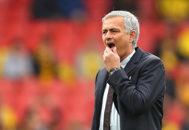 Muốn thành công, Mourinho cần học cách hành xử này của Sir Alex