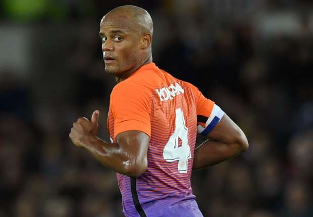 Ảnh bài viết Kompany lại chấn thương, Pep mướt mồ hôi