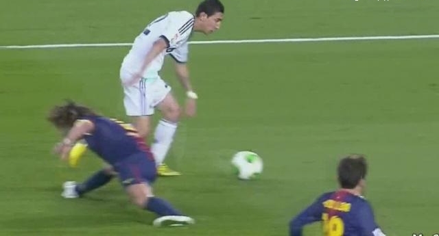 Mascherano ‘vồ ếch’ làm gợi nhớ cú lừa của Di Maria
