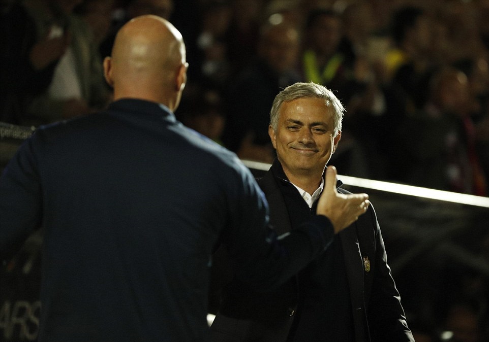 Mourinho cười mãn nguyện, M.U thắng đậm Northampton