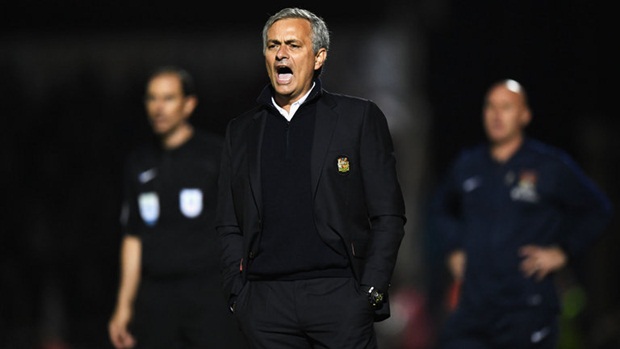Ảnh bài viết SỐC: Mourinho dùng... Einsteins phản pháo kẻ chỉ trích mình
