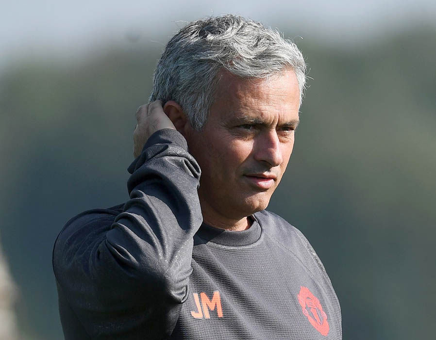 Ảnh bài viết 10 HLV tiêu tiền nhiều nhất: Mourinho vô đối, gấp đôi Van Gaal