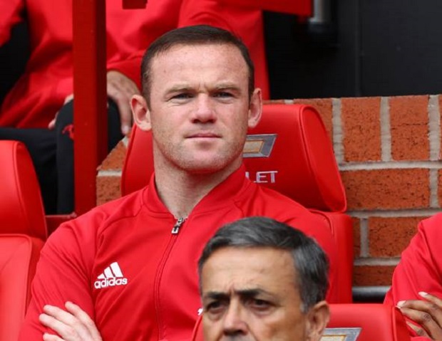 CĐV cảm ơn Mourinho vì đã 'trảm' Rooney