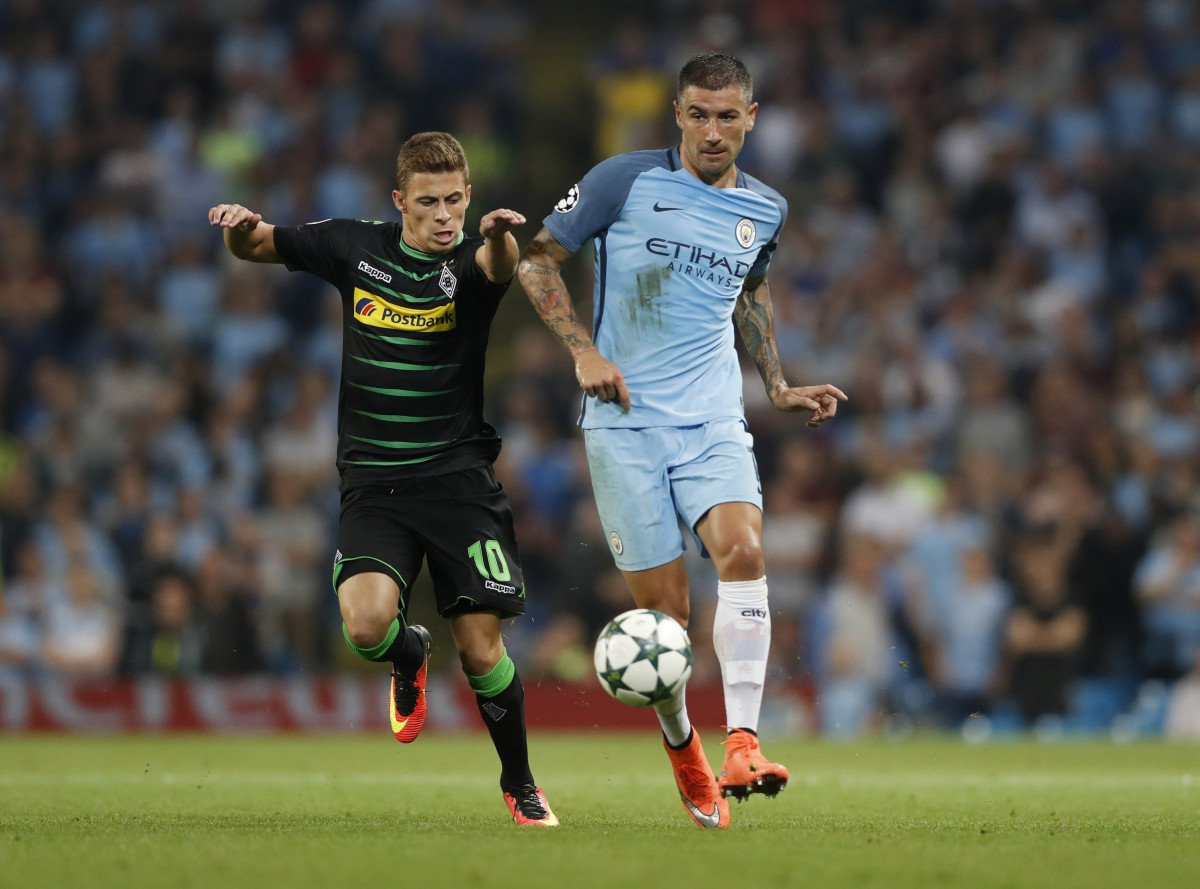 Ảnh bài viết Kolarov được Pep 'thưởng lớn'