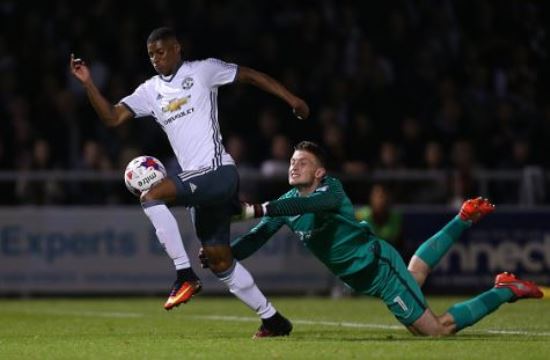 Phil Neville chỉ ra chìa khóa để Man United đánh bại Leicester City