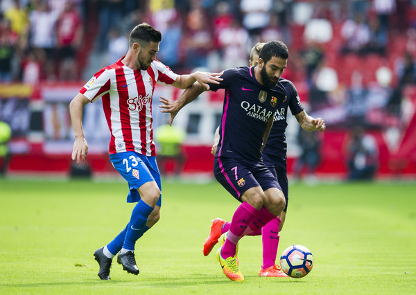 Arda Turan thay thế hoàn hảo Messi vs Sporting Gijon