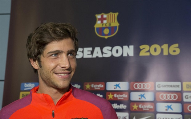 Chơi hay, Sergi Roberto được tung 'lên mây'