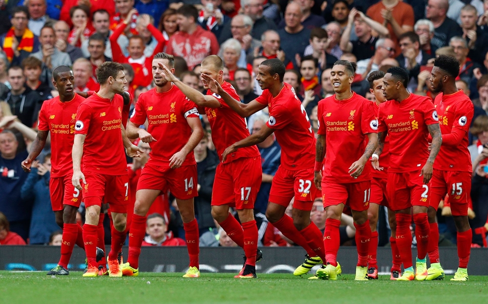 Milner lập cú đúp phạt đền, Liverpool làm thịt 10 người Hull City