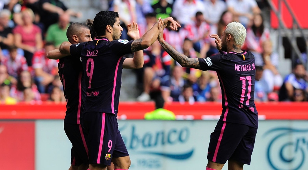 Suarez, Neymar thay nhau lập công, Barca quên Messi trong ngày đại thắng Gijon