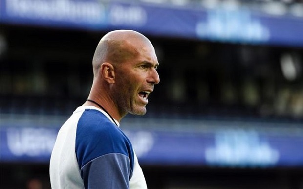 Zidane tiết lộ lý do 'rút' Ronaldo trong trận hòa Las Palmas