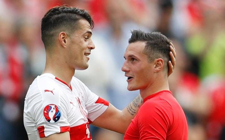 "Granit Xhaka cần kiên nhẫn"