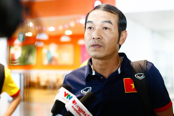 ‘U16 Việt Nam hiện tại chơi tập thể hơn lứa Văn Quyến’