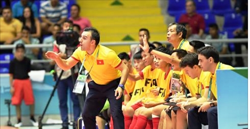 Tuyển thủ futsal Việt Nam hụt hẫng vì HLV Bruno chia tay