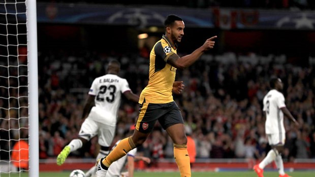 Walcott và những ngôi sao sáng nhất Champions League tuần qua