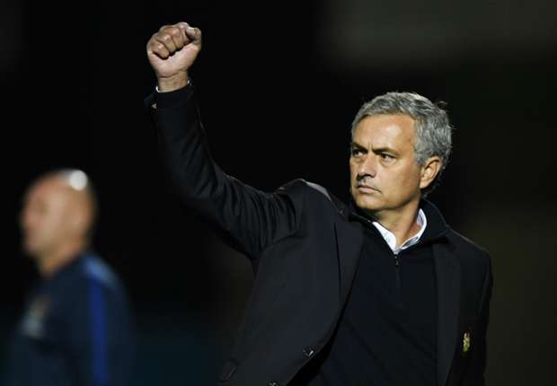 M.U đụng Zorya: Mourinho dùng 'dao mổ trâu giết gà'