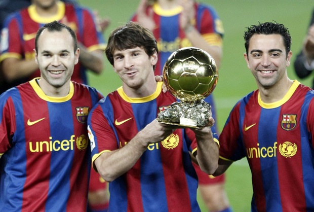 "Messi luôn có đồng đội giỏi, Ronaldo thì không"