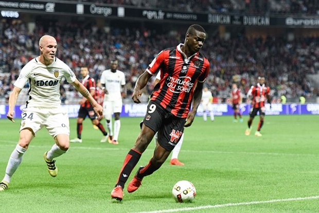 Ảnh bài viết Balotelli đoạt 5 QBV nếu có... cái đầu của Ibra