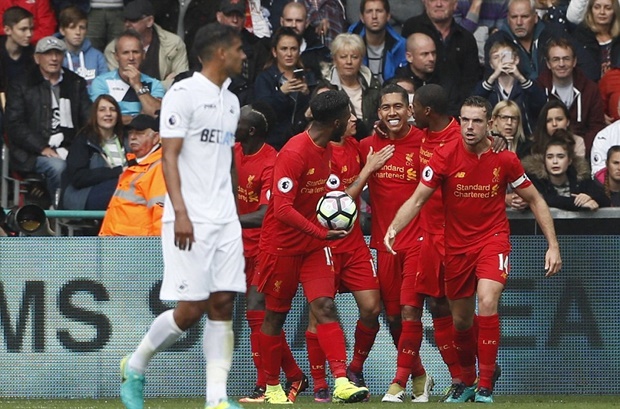 Chùm ảnh: Bẻ cánh 'Thiên nga', Liverpool phả hơi nóng vào Man City