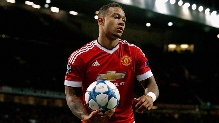 Mourinho lý giải nguyên nhân để Depay dự bị
