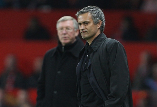 Mourinho ra tay, "nâng" quyền lực cho Sir Alex?