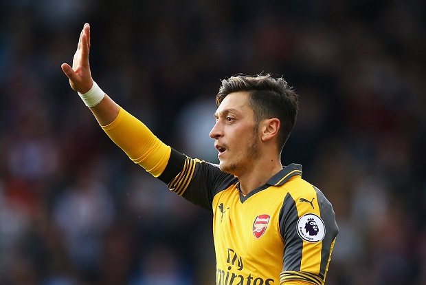 CĐV được dịp 'troll' Ozil sau màn trình diễn tệ hại